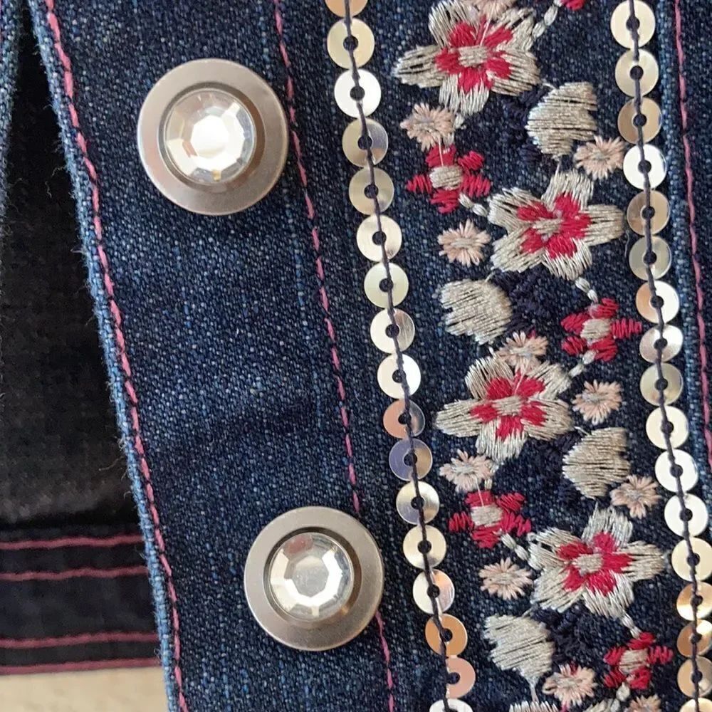 Girls Embroidered Jean Jacket - Picture 4 of 7